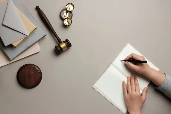 Получить консультацию по трудовому законодательству можно онлайн
