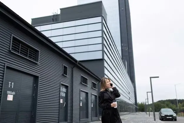 Минфин разъяснил порядок уплаты НДФЛ при продаже нежилой недвижимости