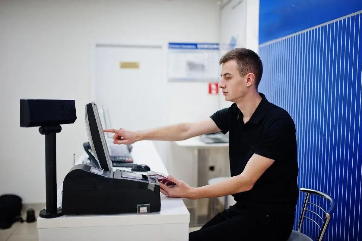 Работников ПВЗ проверят на уплату НДФЛ с зарплаты